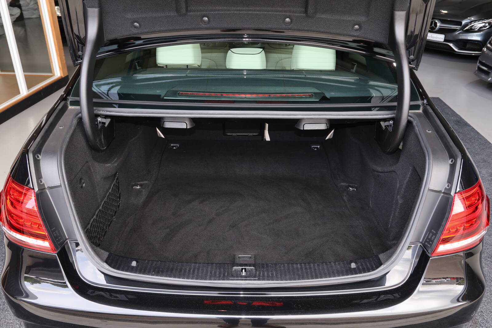 Mercedes E400 Sedan - afbeelding 20