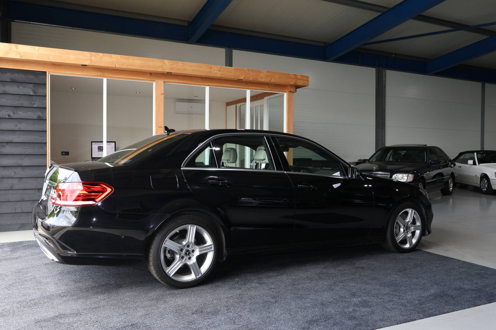 Mercedes E400 Sedan - afbeelding 10