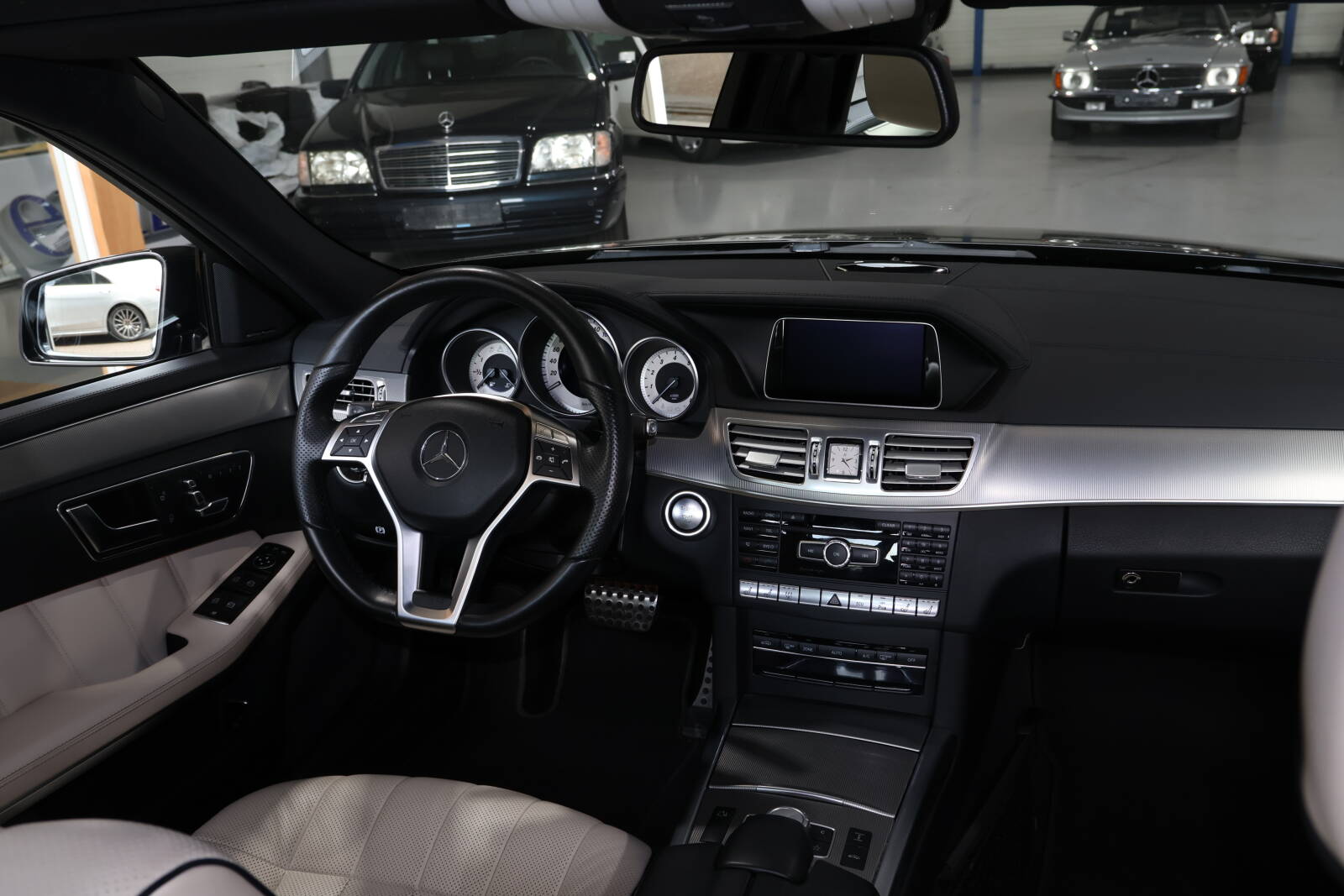Mercedes E400 Sedan - afbeelding 27