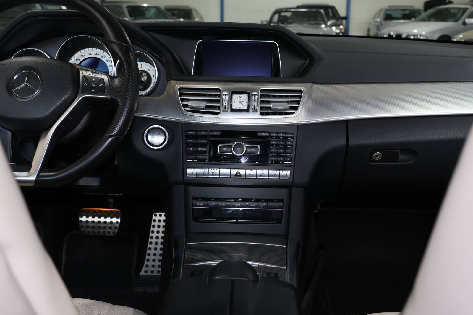 Mercedes E400 Sedan - afbeelding 25