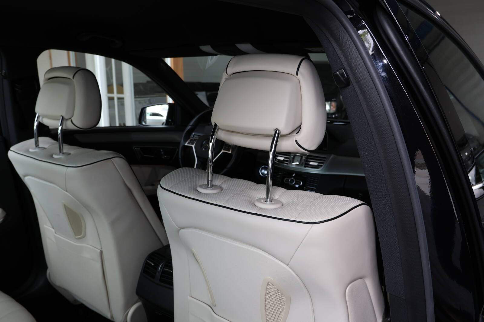 Mercedes E400 Sedan - afbeelding 14