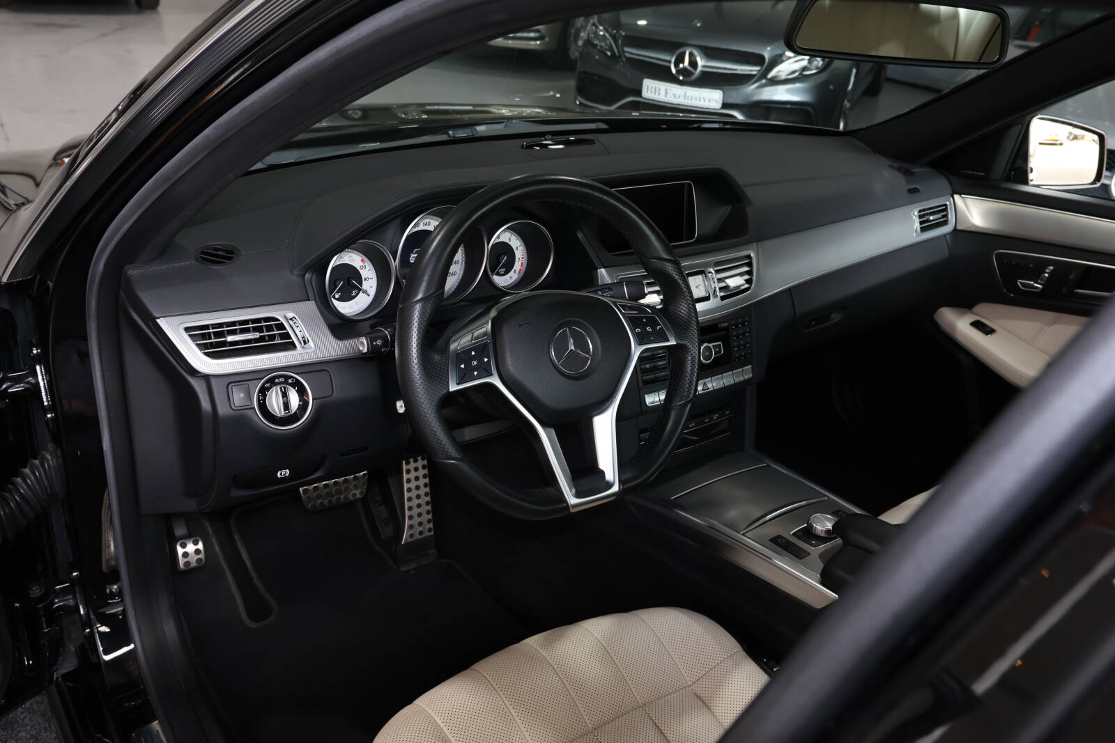 Mercedes E400 Sedan - afbeelding 30