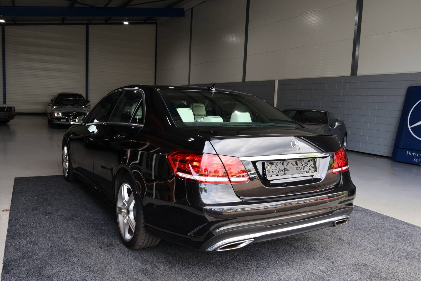 Mercedes E400 Sedan - afbeelding 4