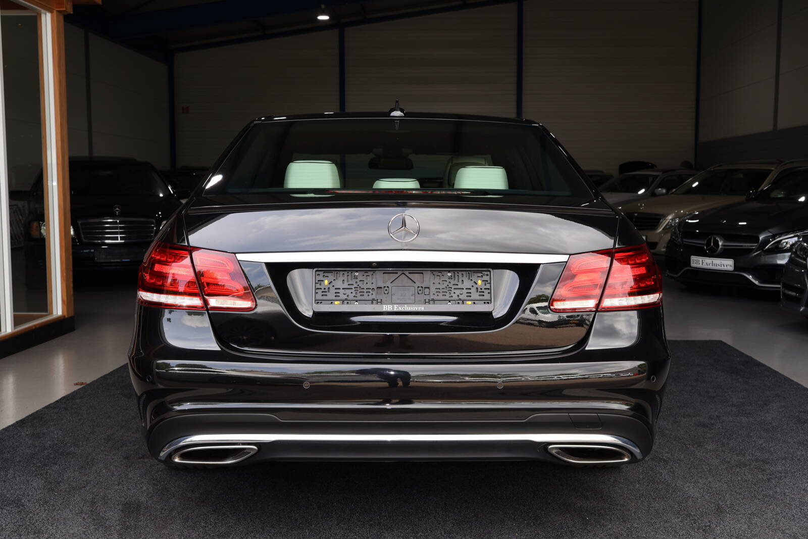 Mercedes E400 Sedan - afbeelding 3